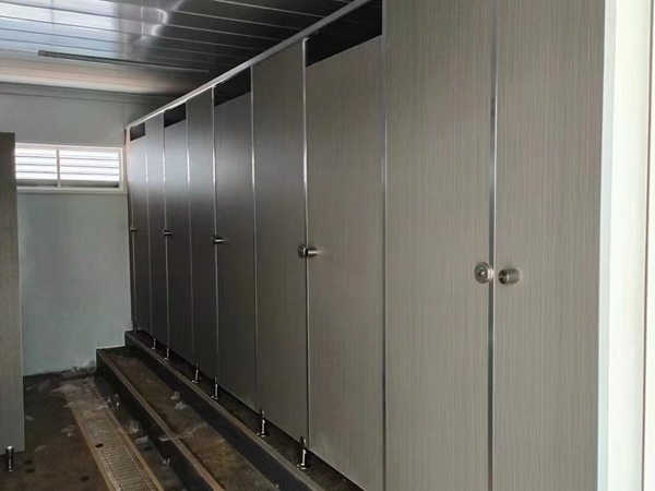 木質(zhì)衛(wèi)生間隔斷